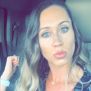 Meet your Posher, Cara